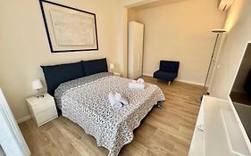 F&F Rooms